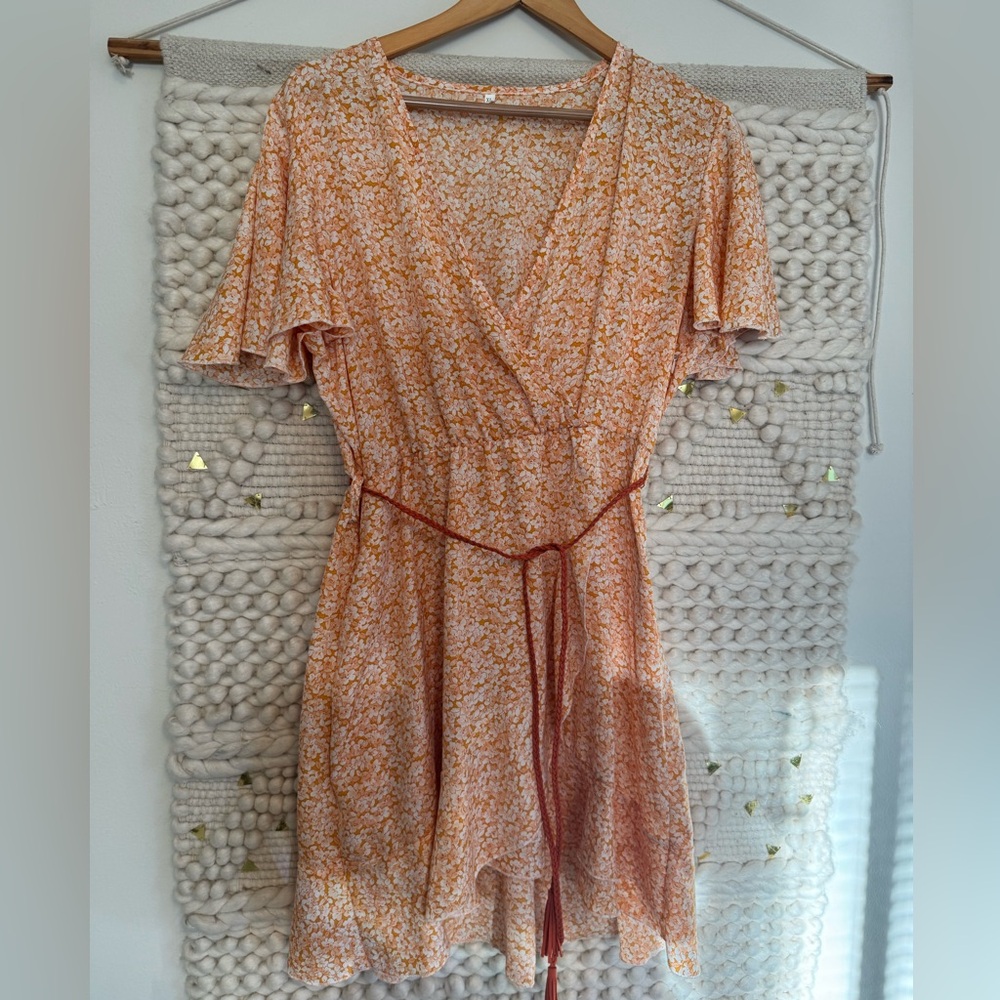 Chic Floral Mini Dress in Orange and White